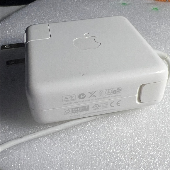 Computer charger - Picture 2 of 4